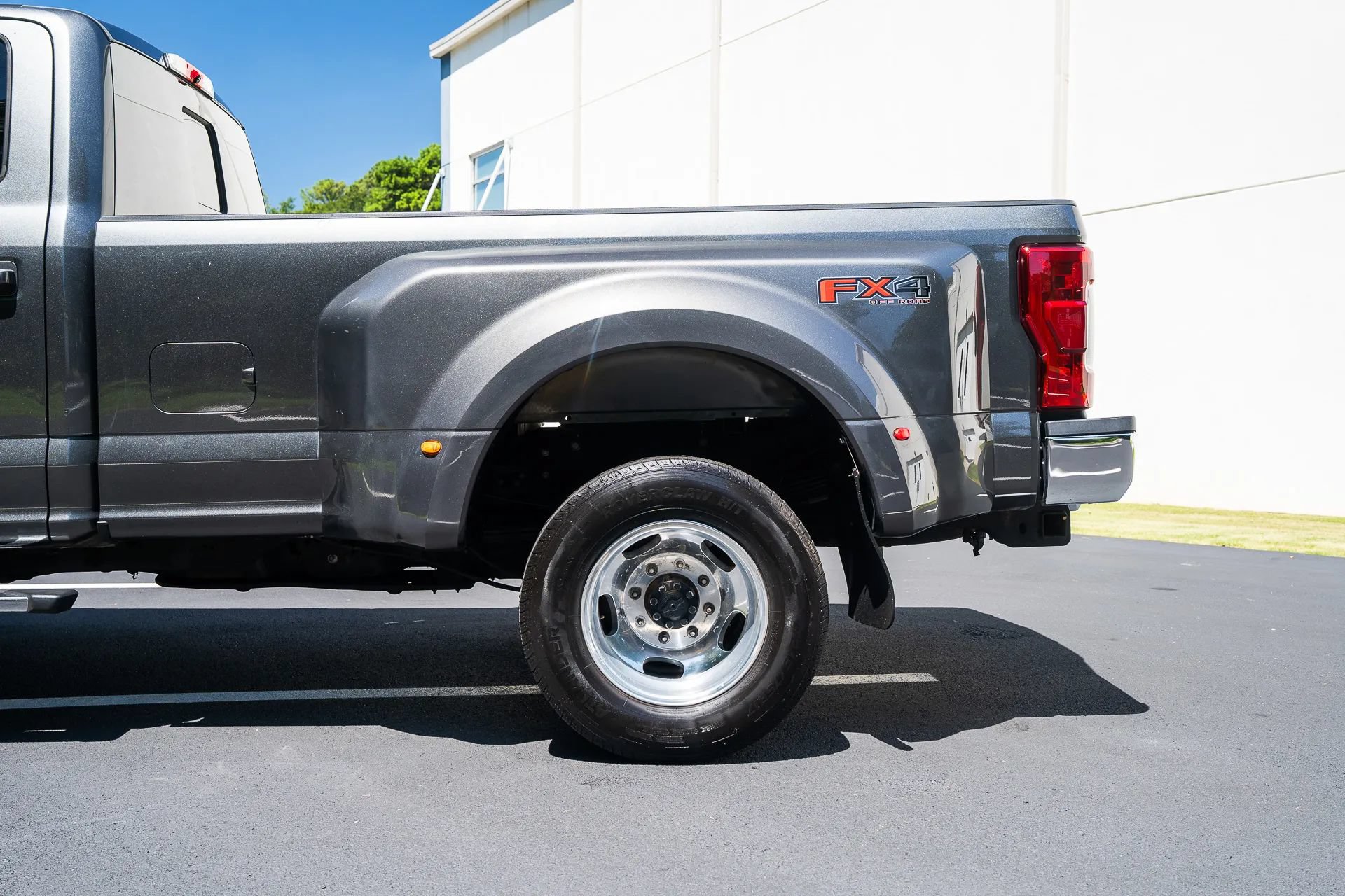Used 2017 Ford F350 Lariat w/ Lariat Ultimate Package AWD/4WD image 5