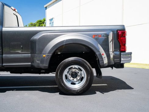 Used 2017 Ford F350 Lariat w/ Lariat Ultimate Package AWD/4WD image 5