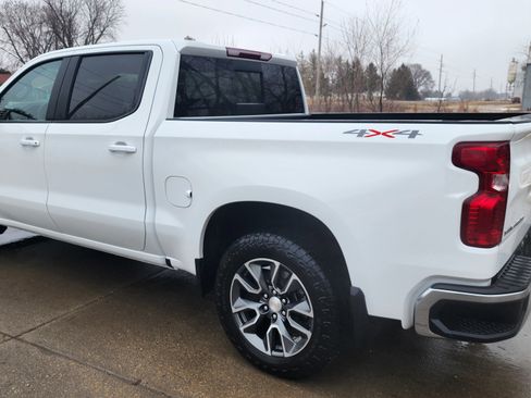 Used 2024 Chevrolet Silverado 1500 LT w/ Leather Package image 6
