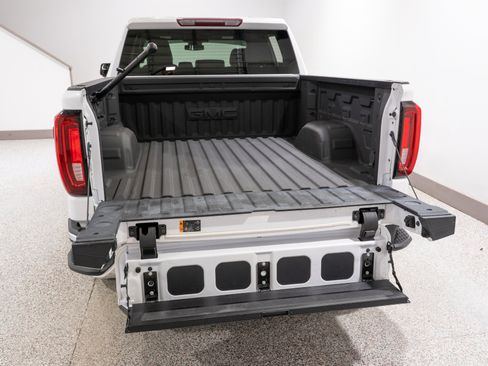 Used 2023 GMC Sierra 1500 SLT w/ SLT Premium Package AWD/4WD image 11