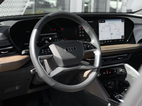 Certified 2025 Audi Q5 Premium w/ Premium Plus AWD/4WD image 11