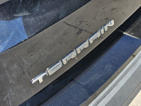 Used 2022 GMC Terrain SLE w/ Driver Convenience Package image 8