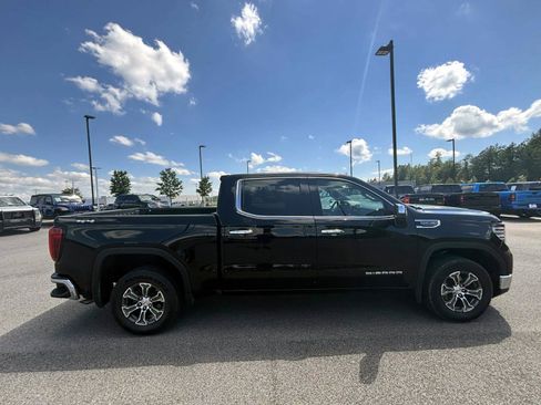 Used 2025 GMC Sierra 1500 SLT AWD/4WD image 7