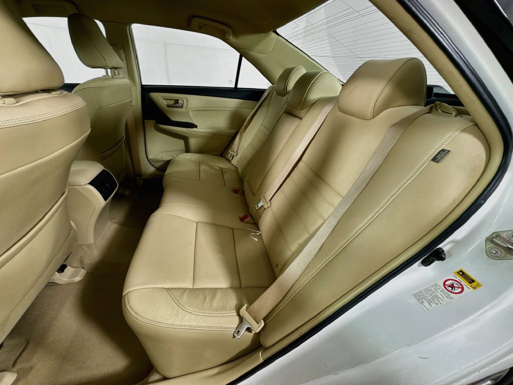 Used 2015 Toyota Camry XLE FWD image 29