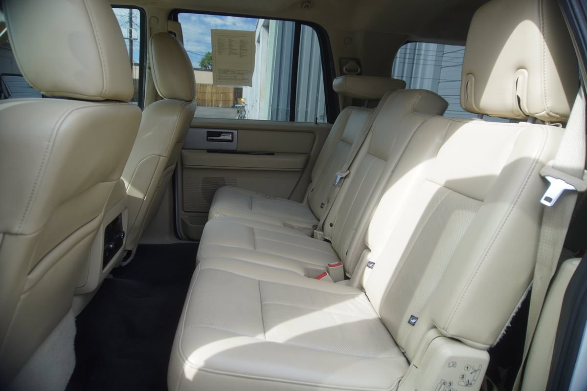 Used 2017 Ford Expedition EL Limited w/ Equipment Group 301A AWD/4WD image 11