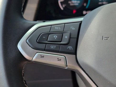 Used 2025 Volkswagen Atlas SE FWD image 20