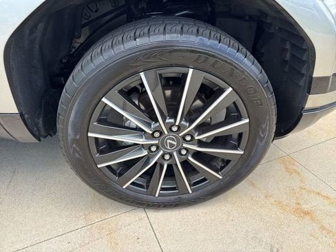 Used 2024 Lexus GX 550 AWD/4WD image 9