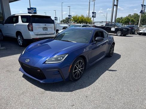 Used 2024 Toyota GR86 RWD image 2