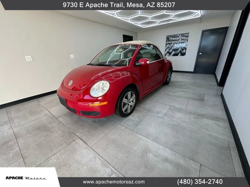 Used 2006 Volkswagen Beetle Convertible w/ Package 1 image 2