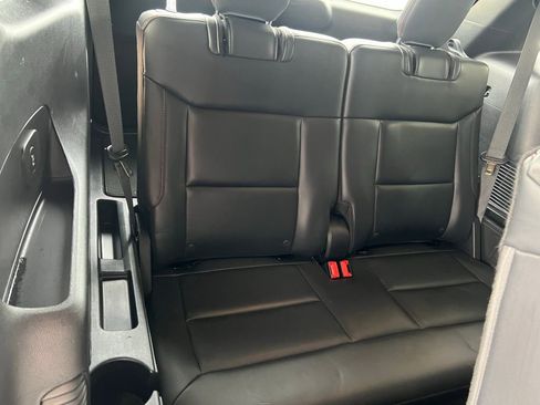 Used 2025 Ford Explorer ST-Line w/ ST-Line Street Pack image 24