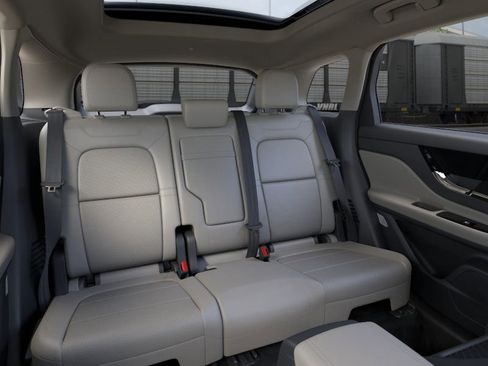 New 2025 Lincoln Corsair FWD w/ Equipment Group 101A image 8