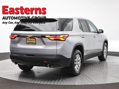 Used 2022 Chevrolet Traverse LS AWD/4WD image 5