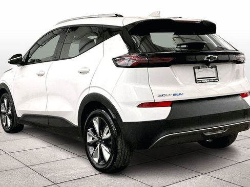 Used 2023 Chevrolet Bolt EUV LT w/ Convenience Package image 10