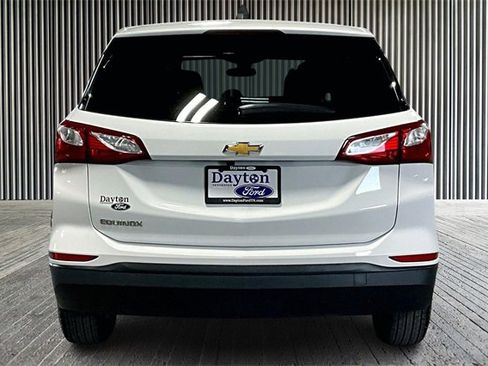 Used 2021 Chevrolet Equinox LS w/ LS Convenience Package image 4