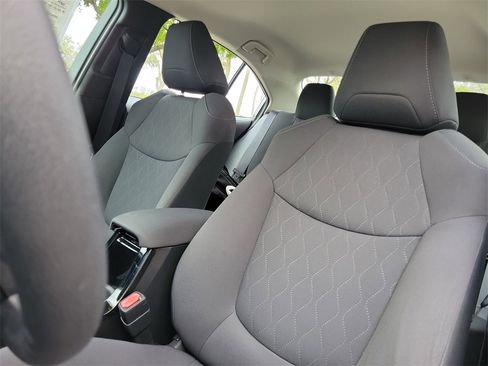 Used 2020 Toyota Corolla LE image 21