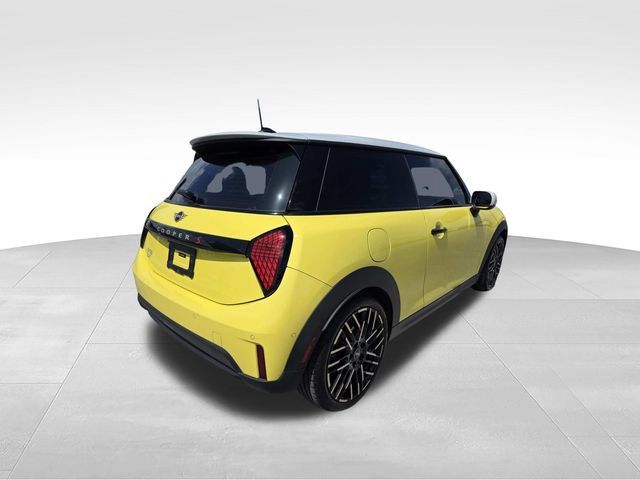 Used 2025 MINI Cooper S FWD image 3