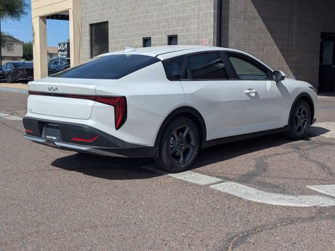 New 2026 Kia K4 FWD image 3