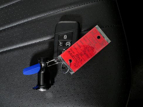 Certified 2024 Volkswagen Tiguan SE FWD image 26