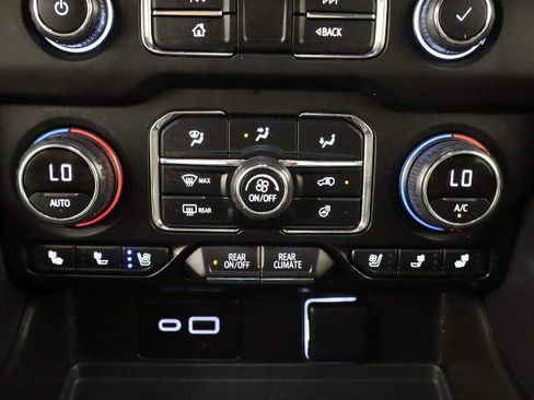 Used 2024 Chevrolet Tahoe Premier w/ Advanced Technology Package AWD/4WD image 36
