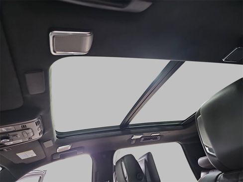 Used 2022 Cadillac Escalade Sport Platinum w/ LPO, ONYX Package image 37