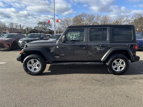Used 2021 Jeep Wrangler Unlimited Sport image 4