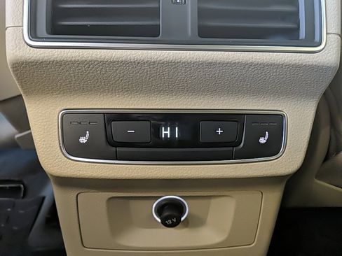 Used 2018 Audi Q5 2.0T Premium Plus w/ Premium Plus Package image 18