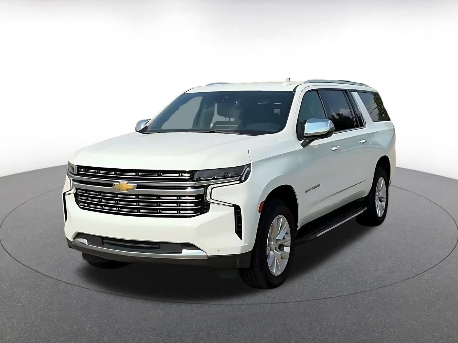 Used 2023 Chevrolet Suburban Premier AWD/4WD image 6