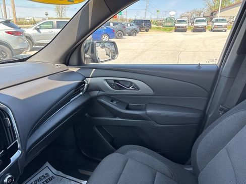 Used 2023 Chevrolet Traverse LT FWD image 29
