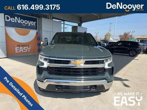 Used 2025 Chevrolet Silverado 1500 LT image 2