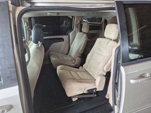 Used 2014 Dodge Grand Caravan SE w/ Quick Order Package 29E SE FWD image 7