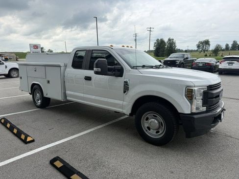 Used 2019 Ford F350 XL w/ Power Equipment Group RWD image 3