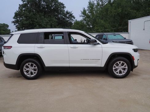 Used 2023 Jeep Grand Cherokee L Limited AWD/4WD image 8