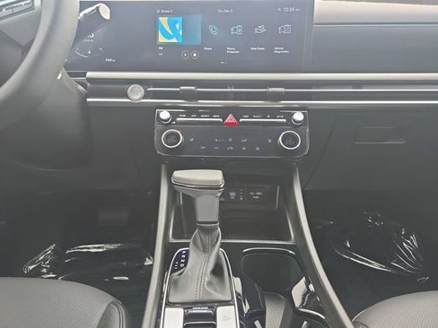 Used 2025 Hyundai Santa Cruz SEL image 3