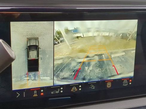 Used 2025 GMC Sierra 2500 AT4 image 19