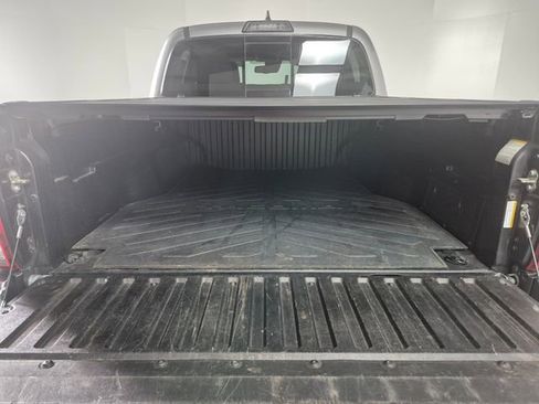 Certified 2019 Toyota Tacoma SR5 AWD/4WD image 13