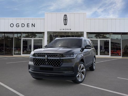 New 2026 Lincoln Navigator Black Label AWD/4WD image 2