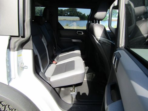 Used 2023 Ford Bronco Black Diamond AWD/4WD image 29