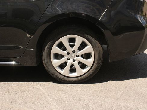Used 2024 Toyota Corolla LE FWD image 10