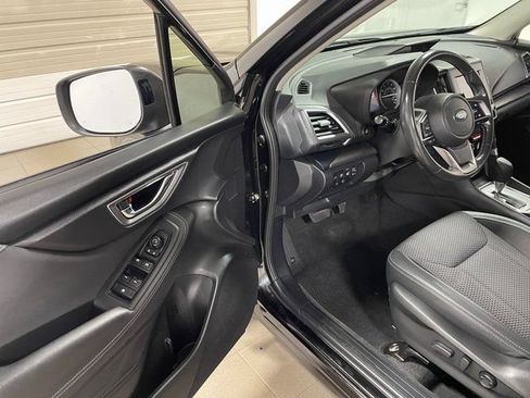 Used 2023 Subaru Forester Premium AWD/4WD image 10
