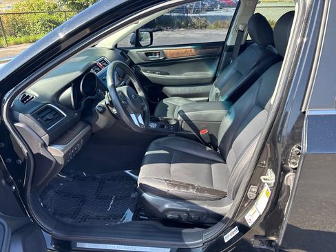 Used 2017 Subaru Outback 3.6R Limited AWD/4WD image 8