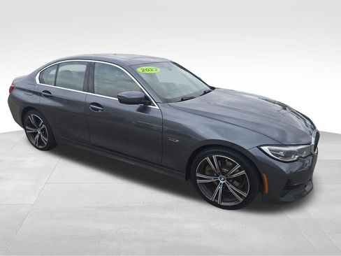 Used 2022 BMW 330e xDrive w/ Premium Package image 8