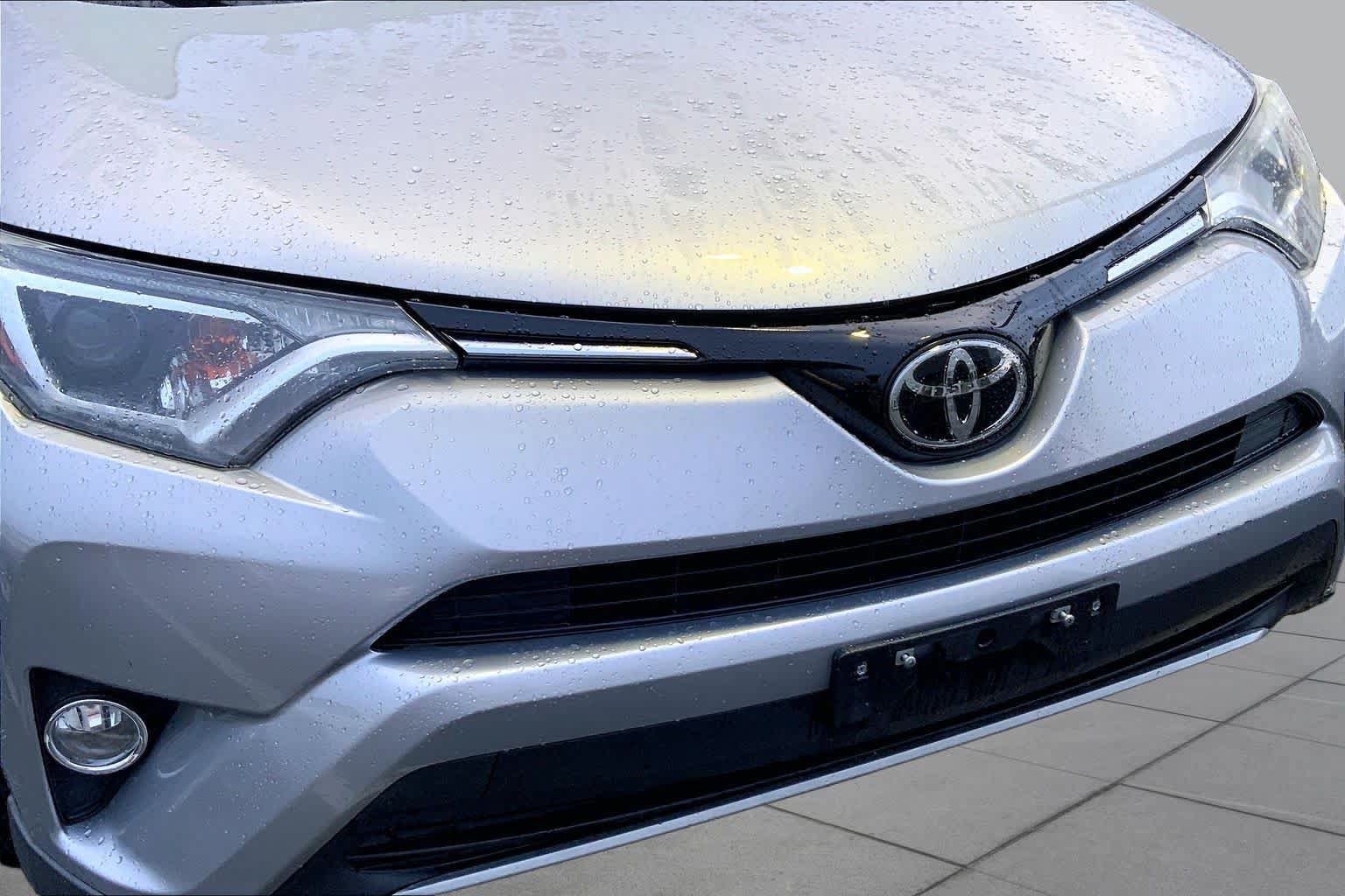 Used 2017 Toyota RAV4 XLE w/ Plus Special Value Package FWD image 27