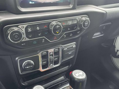 Used 2021 Jeep Wrangler Unlimited Sahara AWD/4WD image 28