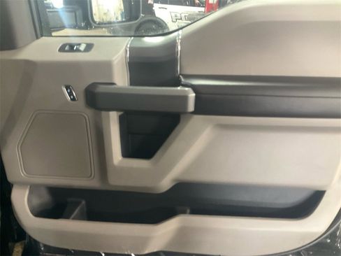 Used 2017 Ford F150 XLT w/ Equipment Group 302A Luxury image 17