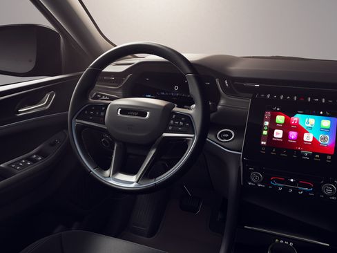 New 2026 Jeep Grand Cherokee Laredo RWD image 9