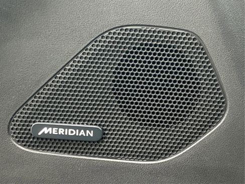 Used 2018 Jaguar F-PACE Premium AWD/4WD image 40