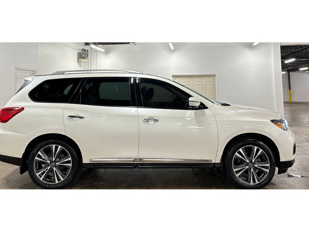 Used 2020 Nissan Pathfinder Platinum FWD image 9