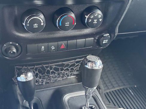 Used 2015 Jeep Wrangler Unlimited Sport w/ Quick Order Package 24S image 22