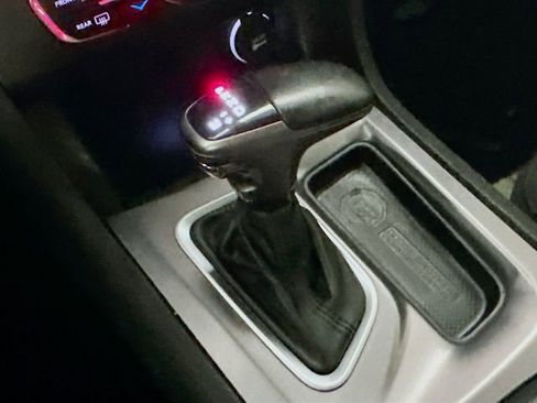 Used 2020 Dodge Charger SXT RWD image 17