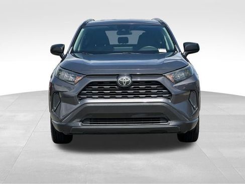 Used 2019 Toyota RAV4 LE FWD image 8
